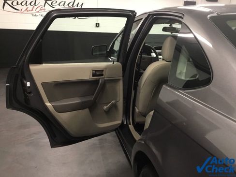 Used 2010 Ford Focus S image 25