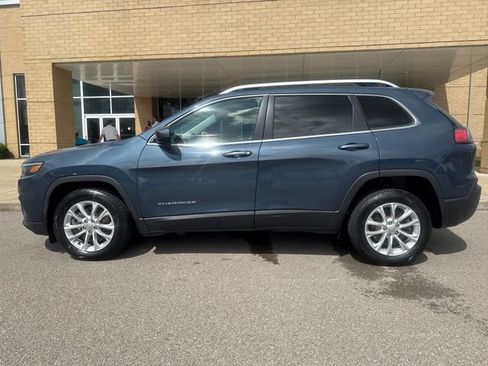 Used 2019 Jeep Cherokee Latitude w/ Popular Appearance Group FWD image 1