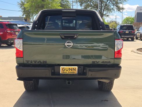 Used 2024 Nissan Titan SV w/ SV Bronze Edition Package image 4
