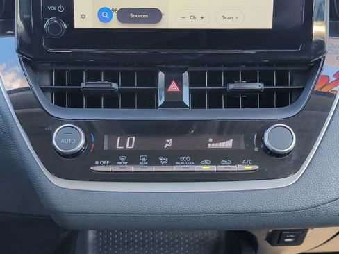 Used 2023 Toyota Corolla LE image 15