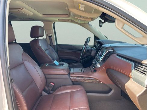 Used 2019 Chevrolet Suburban Premier image 13