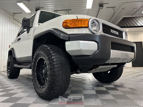 Used 2013 Toyota FJ Cruiser 4WD w/ Upgrade Pkg image 15