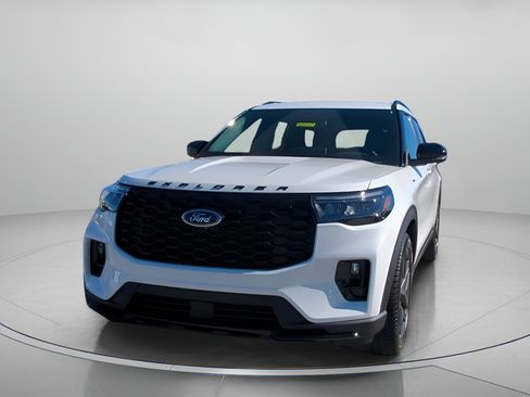 New 2026 Ford Explorer ST-Line w/ ST-Line Street Pack image 6