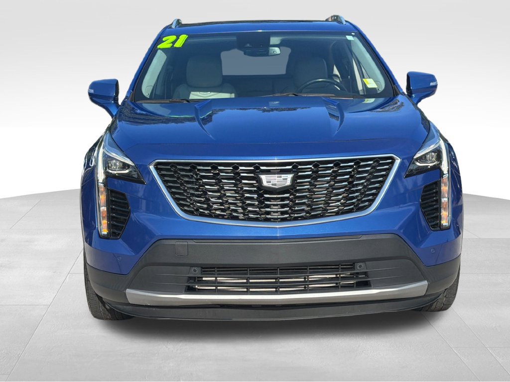 Used 2021 Cadillac XT4 Premium Luxury FWD image 2