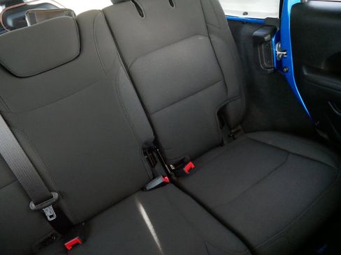 Used 2022 Jeep Wrangler Unlimited Sport image 15