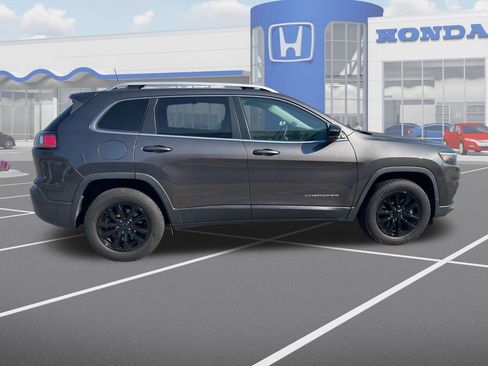 Used 2020 Jeep Cherokee Latitude Plus image 10