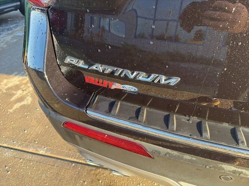 Used 2023 Ford Explorer Platinum w/ Technology Package image 40