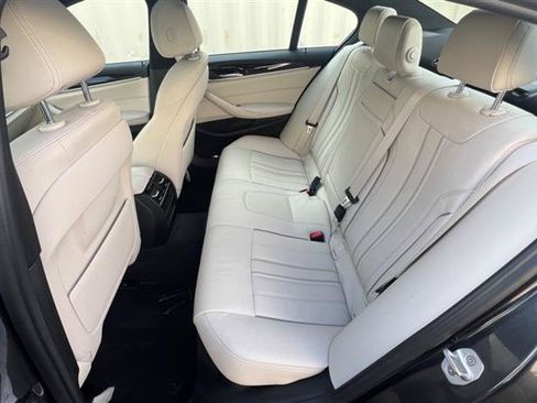 Used 2018 BMW 530e RWD image 45