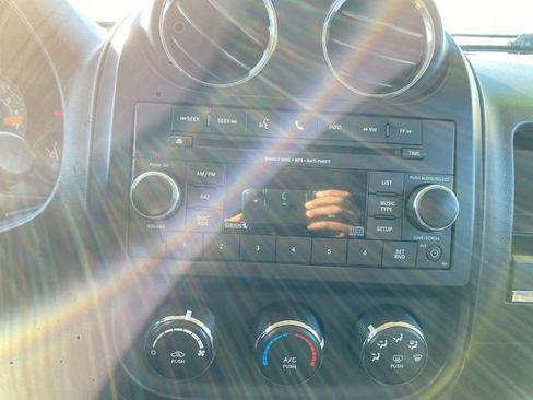 Used 2016 Jeep Patriot High Altitude image 41