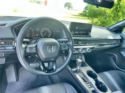 Used 2025 Honda Civic Sport image 15