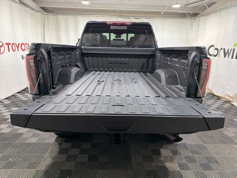 Used 2025 GMC Sierra 2500 AT4X AWD/4WD image 17