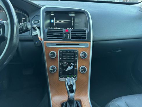 Used 2017 Volvo XC60 T6 Inscription w/ Climate Package image 22