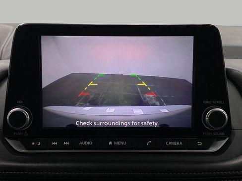 Certified 2025 Nissan Rogue SV image 23