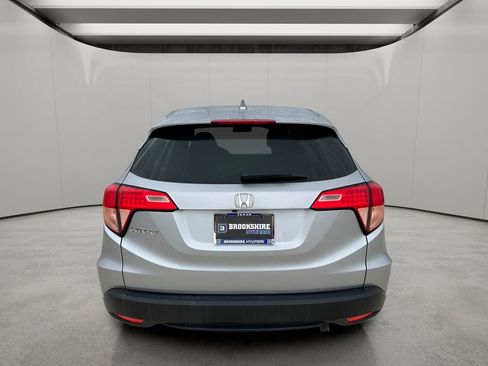 Used 2018 Honda HR-V EX image 4
