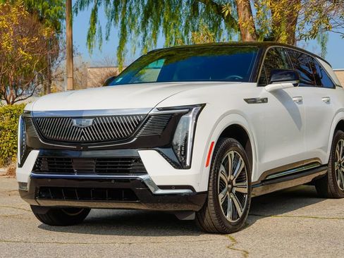 New 2025 Cadillac Escalade IQ Luxury 2 image 2