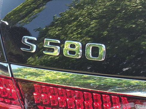 Certified 2023 Mercedes-Benz S 580 4MATIC Sedan image 28