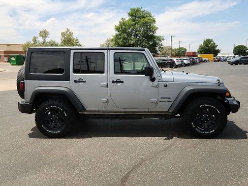 Used 2018 Jeep Wrangler Unlimited Sport w/ Connectivity Group AWD/4WD image 5