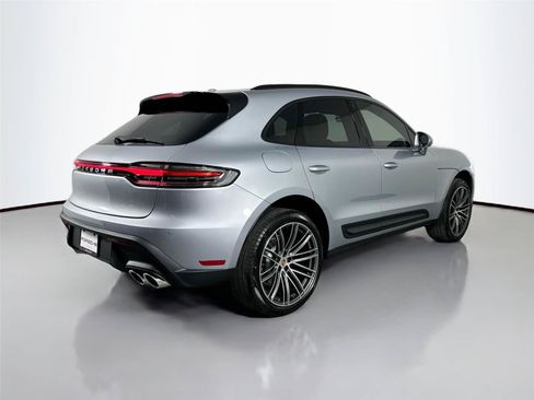 Certified 2026 Porsche Macan AWD/4WD image 7