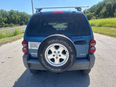 Used 2006 Jeep Liberty Sport AWD/4WD image 8