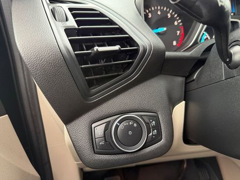 Used 2017 Ford Escape SE image 24