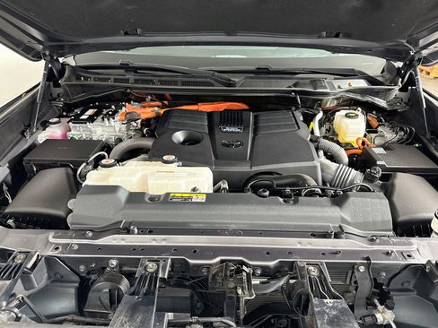 Certified 2023 Toyota Tundra Capstone AWD/4WD image 31