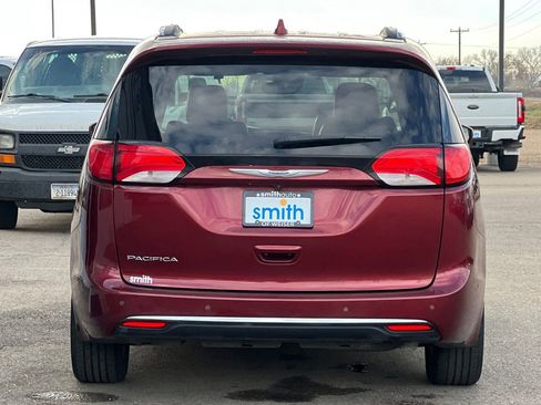 Used 2020 Chrysler Pacifica Touring-L Plus w/ Tire & Wheel Group image 5