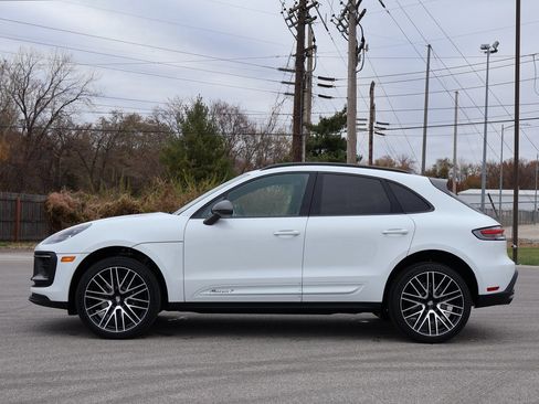 New 2026 Porsche Macan image 2