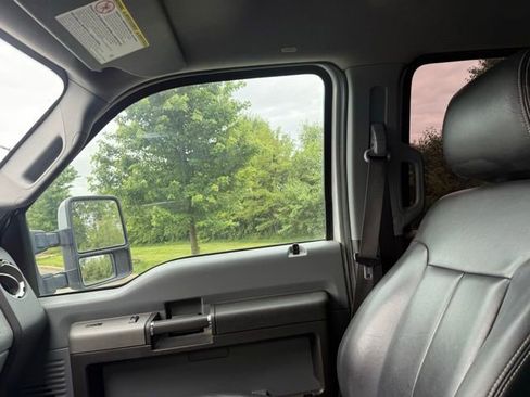 Used 2011 Ford F250 XLT w/ XLT Premium Pkg AWD/4WD image 29