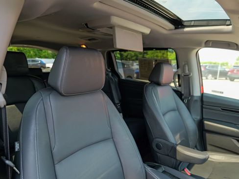 Used 2023 Honda Odyssey Touring image 39
