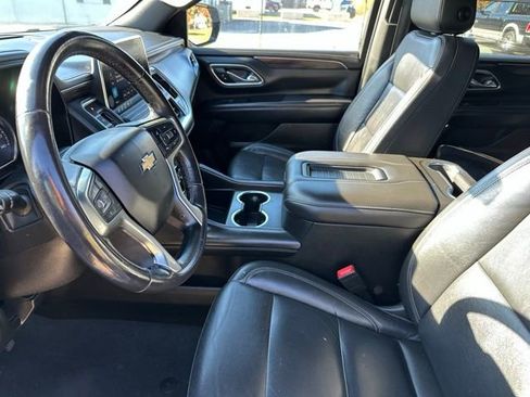 Used 2021 Chevrolet Suburban LT image 7