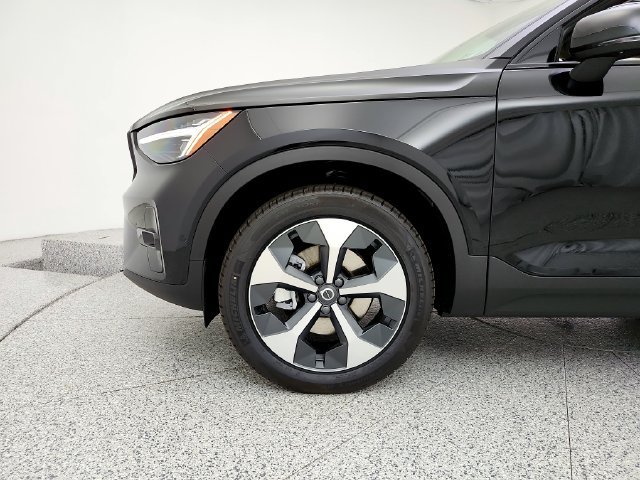 New 2026 Volvo XC40 B5 Plus w/ Protection Package Premier AWD/4WD image 30
