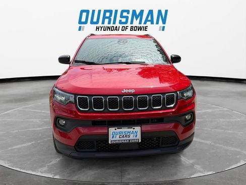 Used 2024 Jeep Compass Latitude AWD/4WD image 8