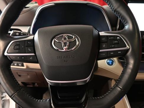 Certified 2021 Toyota Highlander Platinum image 18