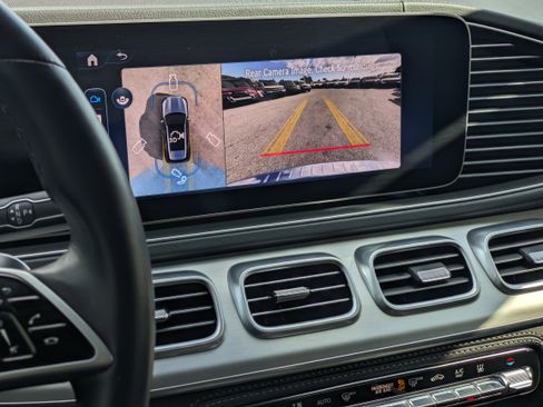 Used 2025 Mercedes-Benz GLE 450e 4MATIC image 32