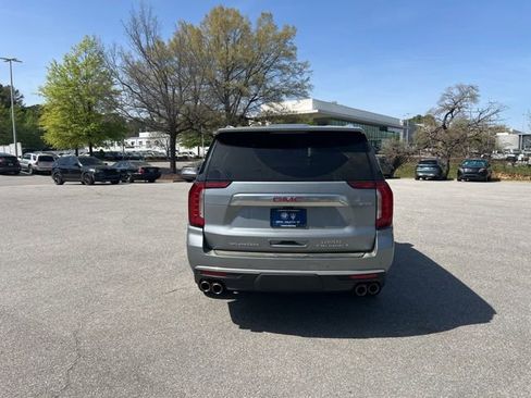 Used 2023 GMC Yukon Denali w/ Denali Reserve Package image 4