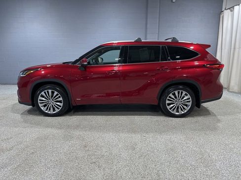 Used 2023 Toyota Highlander Platinum image 5