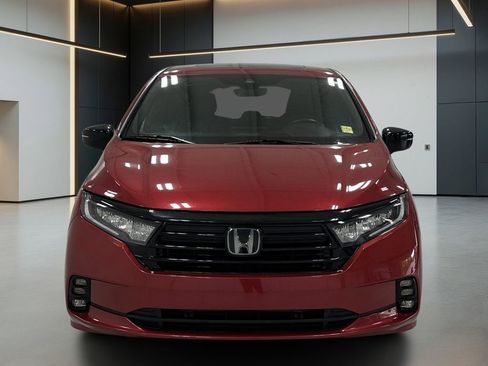 Used 2024 Honda Odyssey Sport image 4