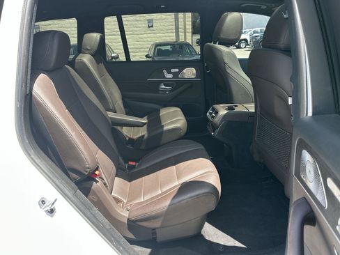 Used 2022 Mercedes-Benz GLS 450 4MATIC image 27