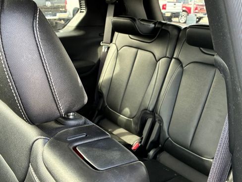 Used 2024 Jeep Grand Cherokee L Limited w/ Luxury Tech Group II AWD/4WD image 11