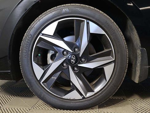Certified 2023 Hyundai Elantra SEL w/ Convenience Package FWD image 16