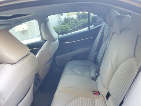 Used 2023 Toyota Camry SE image 11