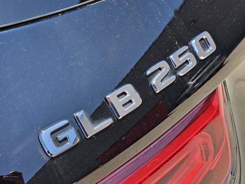 Certified 2023 Mercedes-Benz GLB 250 image 29