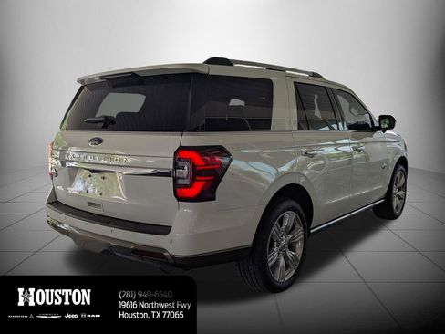 Used 2024 Ford Expedition King Ranch image 4