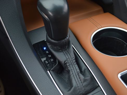 Used 2020 Toyota Avalon Limited w/ Advanced Safety Package image 23