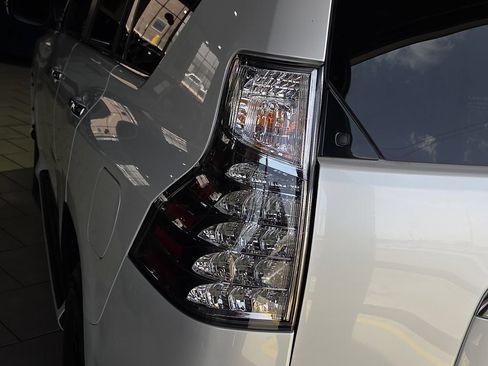 Used 2023 Lexus GX 460 Premium AWD/4WD image 10