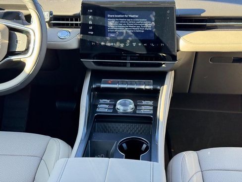 Used 2024 Lincoln Nautilus Premier w/ Equipment Group 102A image 16