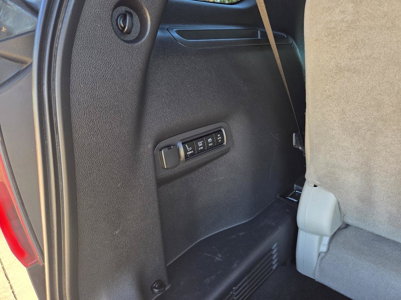 Used 2012 Ford Explorer Limited FWD image 36
