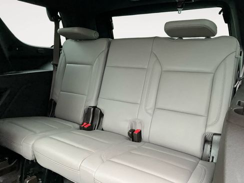 Used 2022 Chevrolet Tahoe Z71 w/ Luxury Package image 31