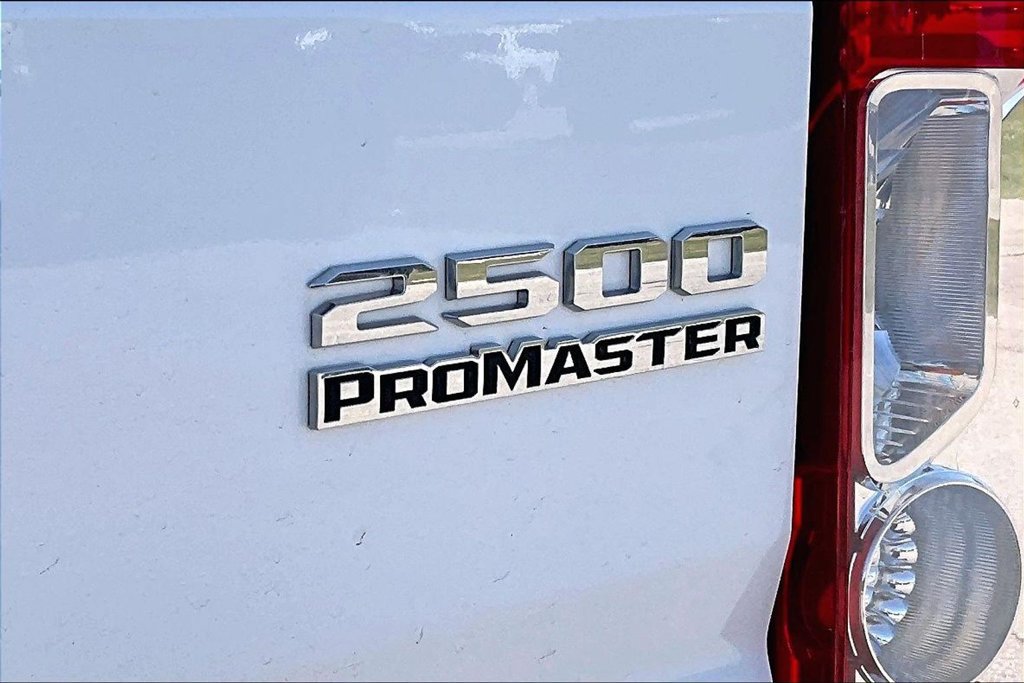 Used 2025 RAM ProMaster 2500 w/ Convenience Group FWD image 13