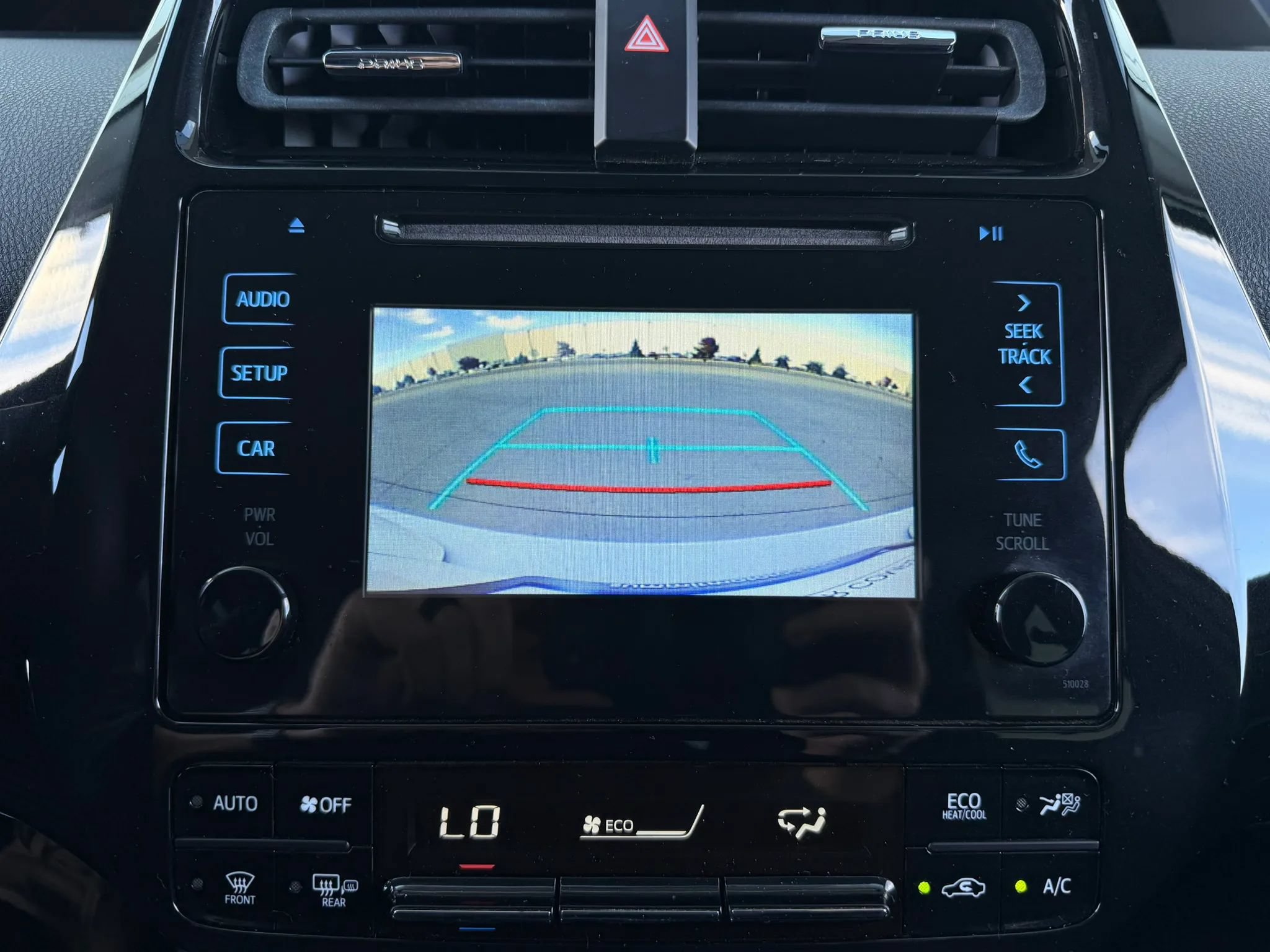 Used 2016 Toyota Prius Two w/ Preferred Accessory Package FWD image 19